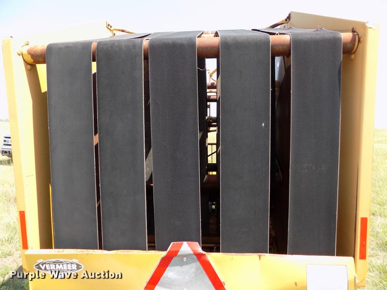 image for item DB9227 Vermeer 605G round baler