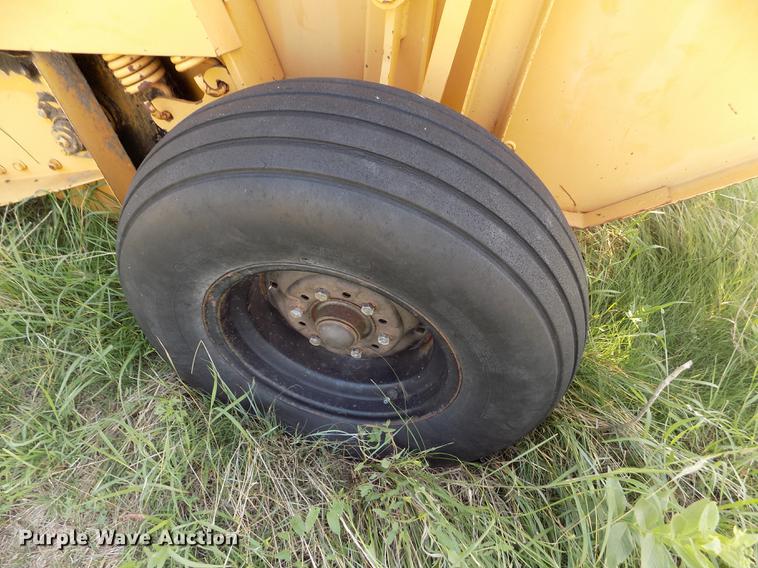 image for item DB9227 Vermeer 605G round baler