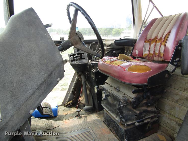 image for item DC0044 1979 Massey-Ferguson 2675 tractor