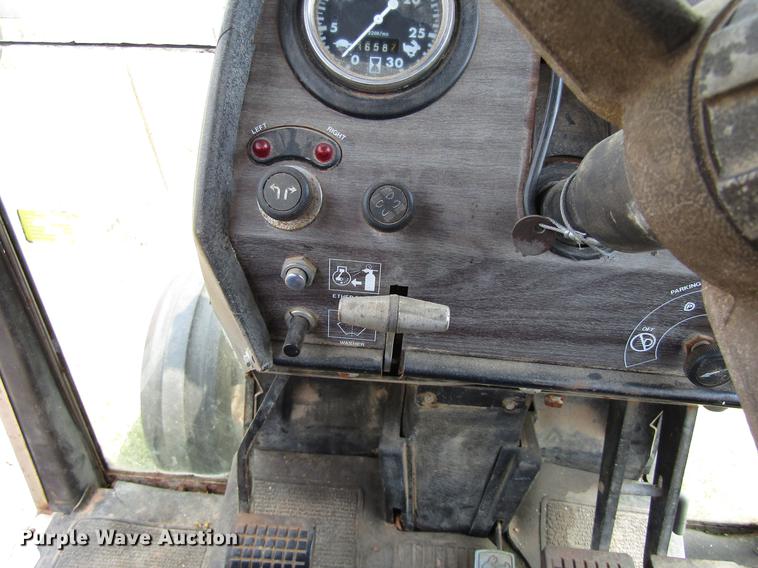 image for item DC0044 1979 Massey-Ferguson 2675 tractor