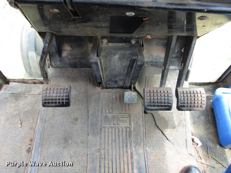 image for item DC0044 1979 Massey-Ferguson 2675 tractor