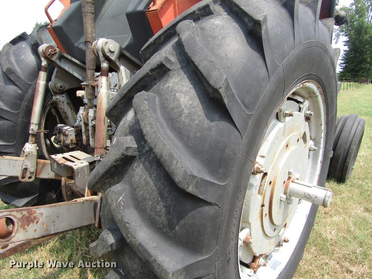 image for item DC0044 1979 Massey-Ferguson 2675 tractor