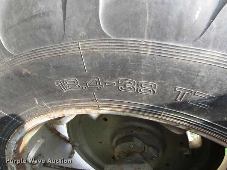 image for item DC0044 1979 Massey-Ferguson 2675 tractor