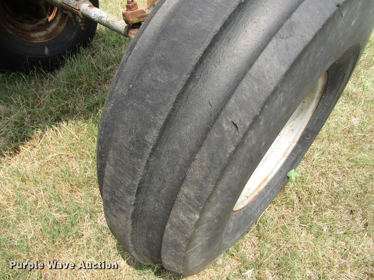 image for item DC0044 1979 Massey-Ferguson 2675 tractor