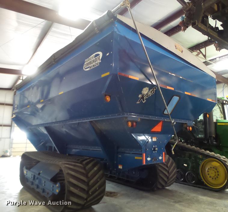 image for item DD1126 2011 Kinze 1050 Harvest Commander grain cart