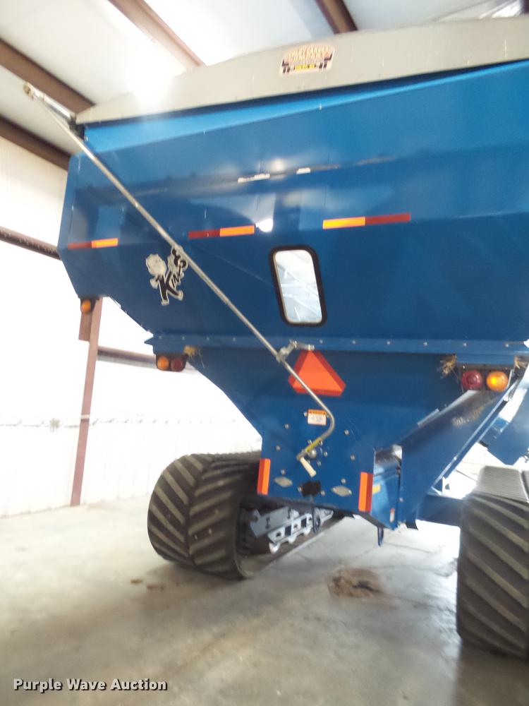 image for item DD1126 2011 Kinze 1050 Harvest Commander grain cart
