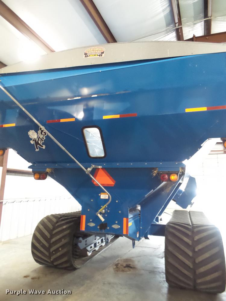 image for item DD1126 2011 Kinze 1050 Harvest Commander grain cart