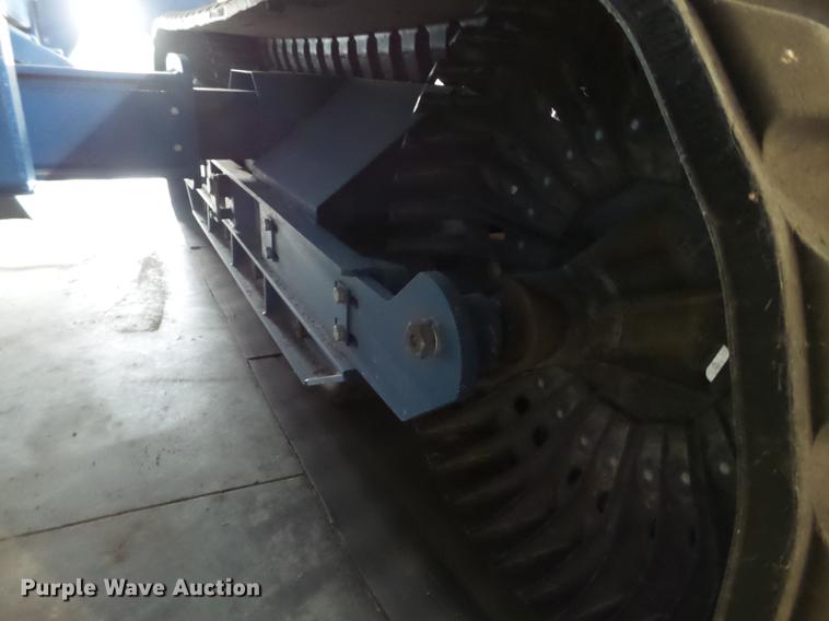 image for item DD1126 2011 Kinze 1050 Harvest Commander grain cart