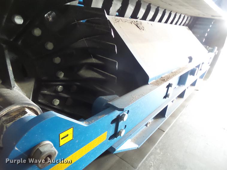 image for item DD1126 2011 Kinze 1050 Harvest Commander grain cart