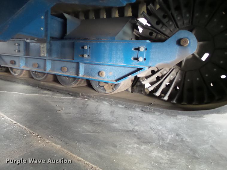 image for item DD1126 2011 Kinze 1050 Harvest Commander grain cart