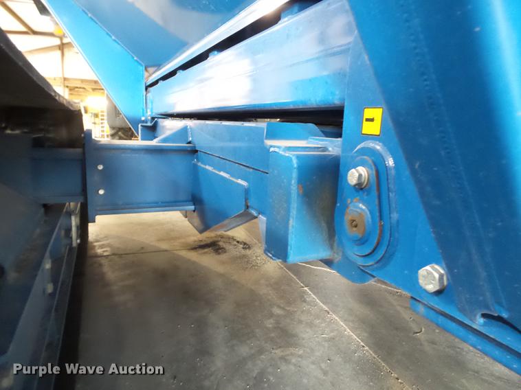 image for item DD1126 2011 Kinze 1050 Harvest Commander grain cart