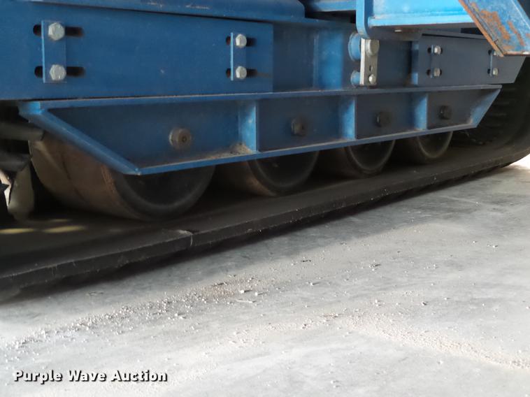 image for item DD1126 2011 Kinze 1050 Harvest Commander grain cart