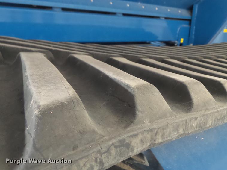 image for item DD1126 2011 Kinze 1050 Harvest Commander grain cart