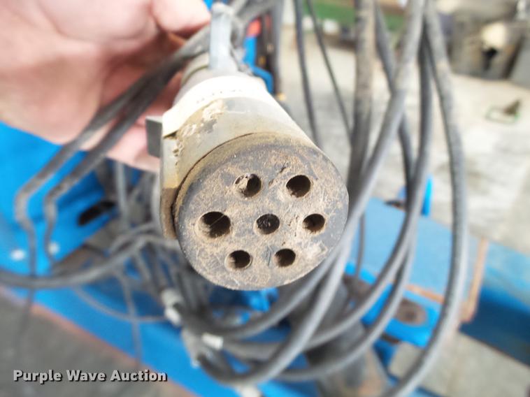 image for item DD1126 2011 Kinze 1050 Harvest Commander grain cart