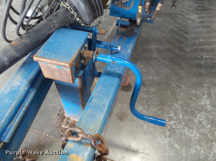 image for item DD1126 2011 Kinze 1050 Harvest Commander grain cart