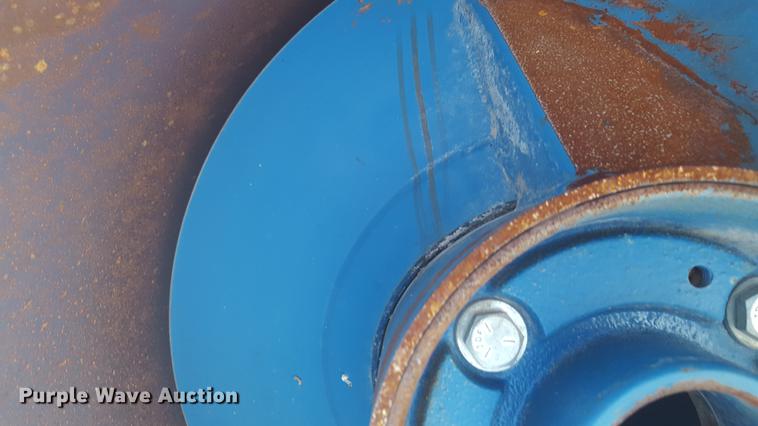 image for item DD1126 2011 Kinze 1050 Harvest Commander grain cart