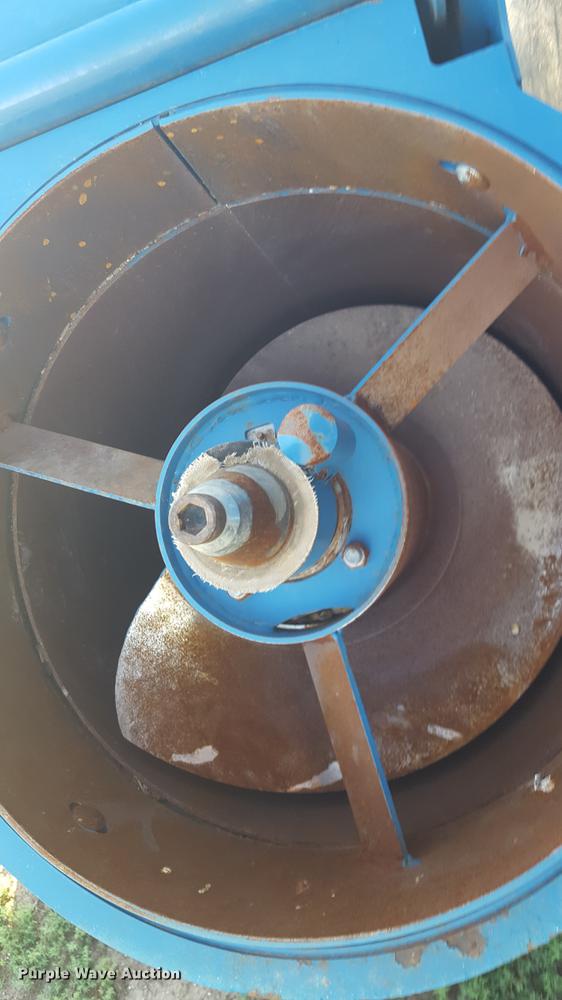 image for item DD1126 2011 Kinze 1050 Harvest Commander grain cart