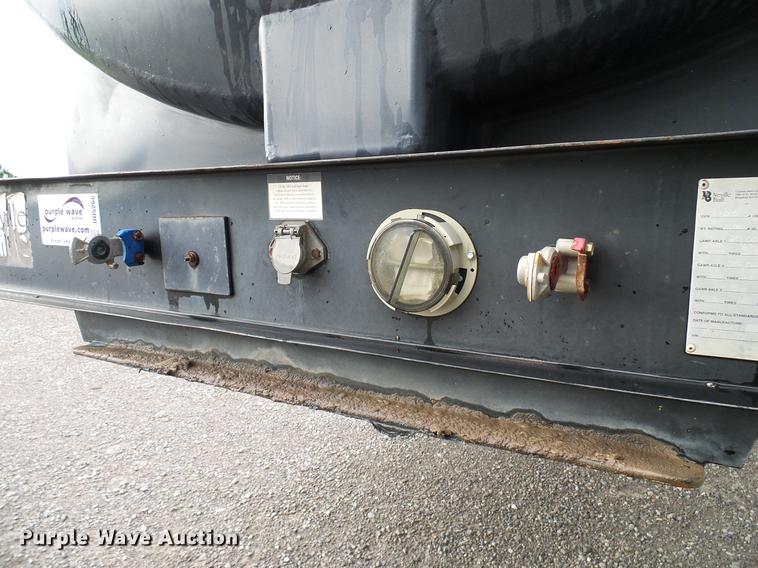 image for item DD5266 2000 Neville Built sprayer trailer