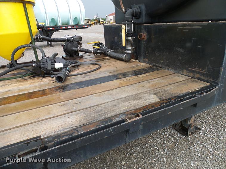 image for item DD5266 2000 Neville Built sprayer trailer