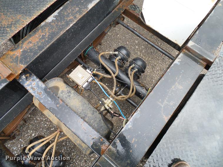 image for item DD5266 2000 Neville Built sprayer trailer