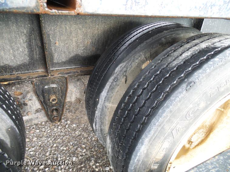 image for item DD5266 2000 Neville Built sprayer trailer