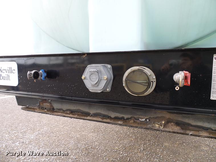 image for item DD5267 2009 Neville Built sprayer trailer
