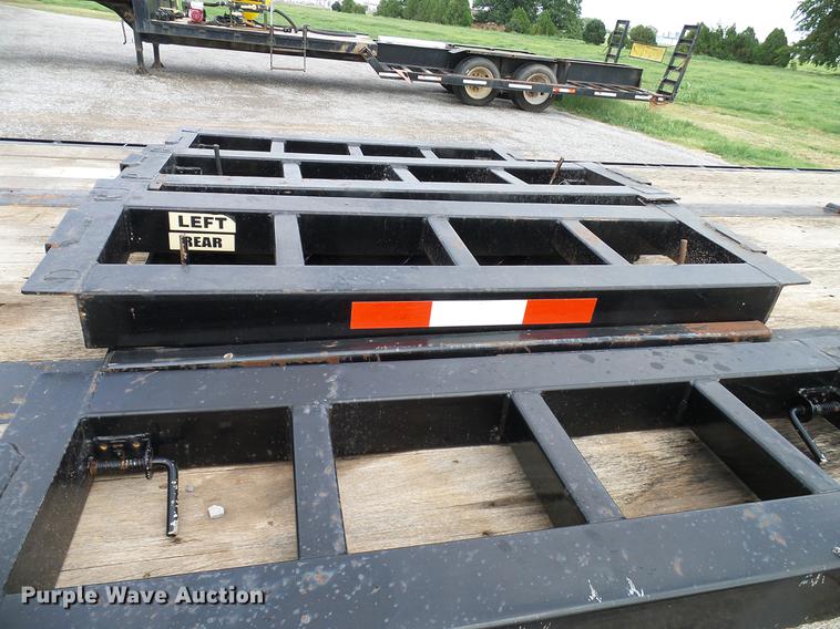 image for item DD5267 2009 Neville Built sprayer trailer