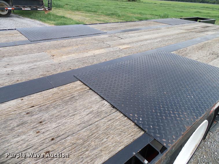 image for item DD5267 2009 Neville Built sprayer trailer