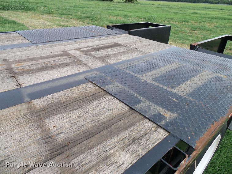 image for item DD5267 2009 Neville Built sprayer trailer