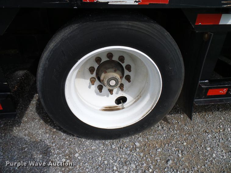 image for item DD5267 2009 Neville Built sprayer trailer