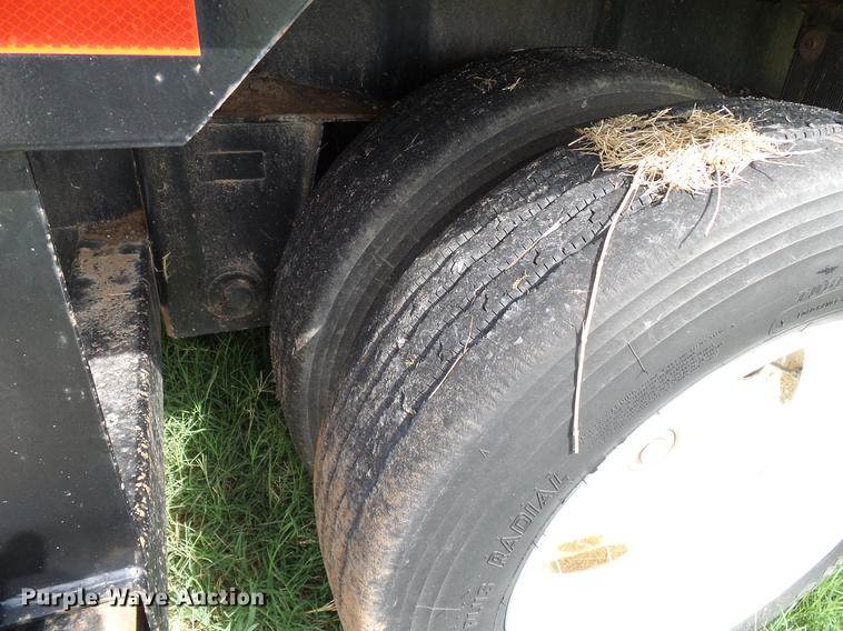 image for item DD5267 2009 Neville Built sprayer trailer