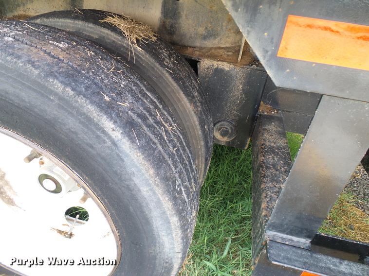 image for item DD5267 2009 Neville Built sprayer trailer