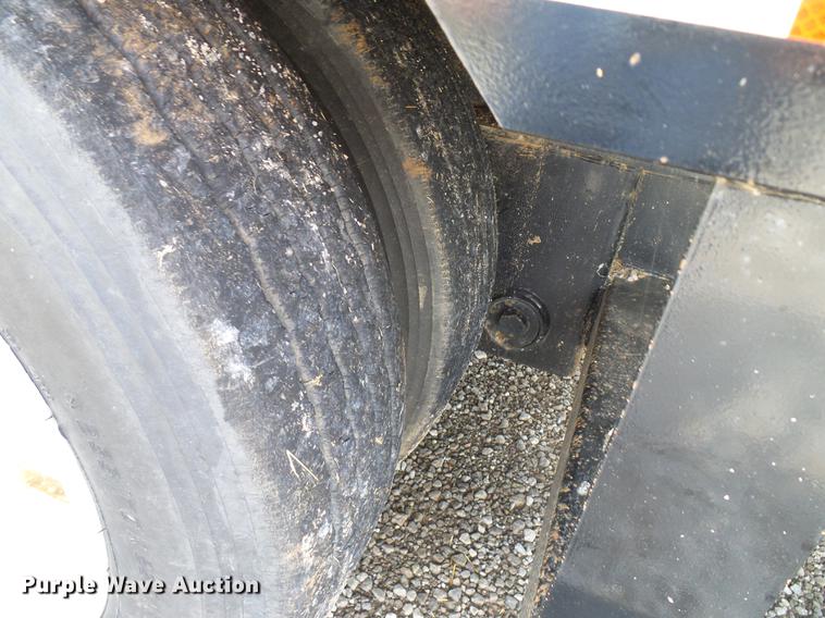 image for item DD5267 2009 Neville Built sprayer trailer