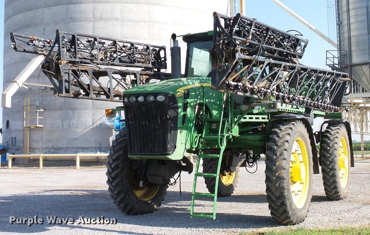 image for item DD5269 2011 John Deere 4930 sprayer