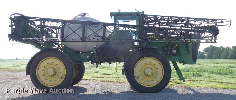 image for item DD5269 2011 John Deere 4930 sprayer