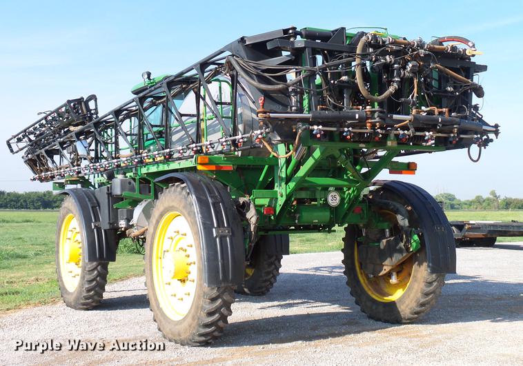 image for item DD5269 2011 John Deere 4930 sprayer
