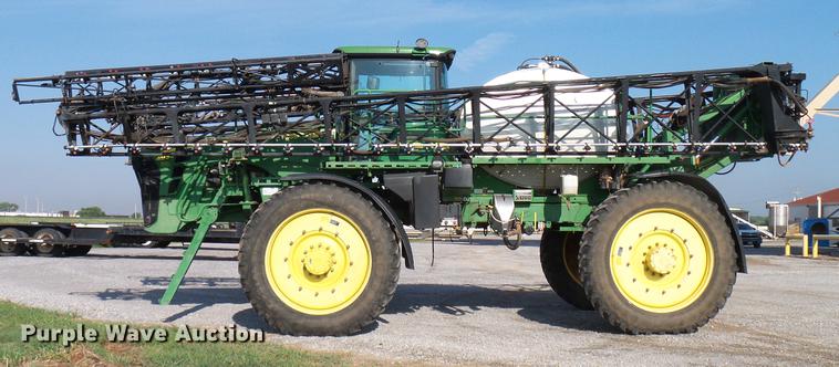 image for item DD5269 2011 John Deere 4930 sprayer