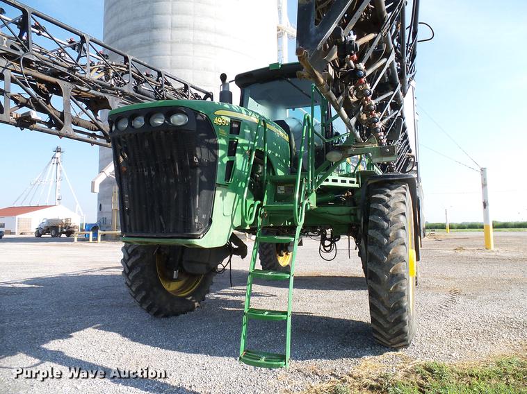 image for item DD5269 2011 John Deere 4930 sprayer