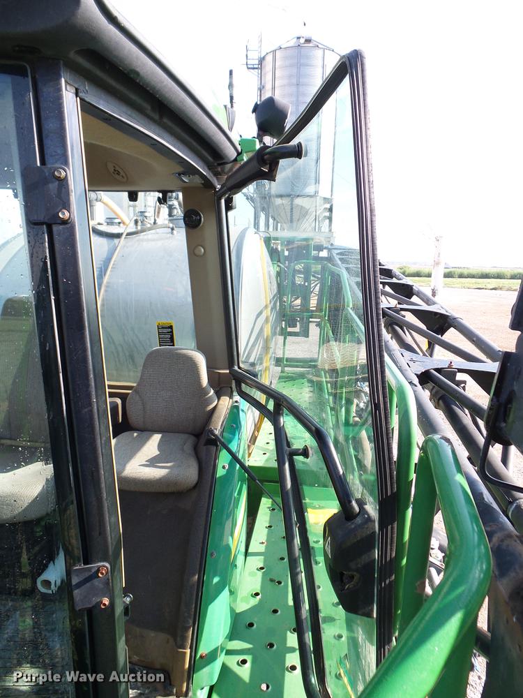 image for item DD5269 2011 John Deere 4930 sprayer