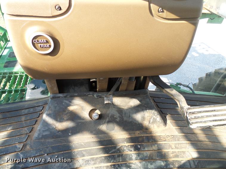 image for item DD5269 2011 John Deere 4930 sprayer