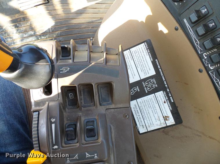 image for item DD5269 2011 John Deere 4930 sprayer