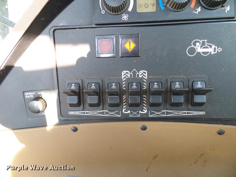 image for item DD5269 2011 John Deere 4930 sprayer