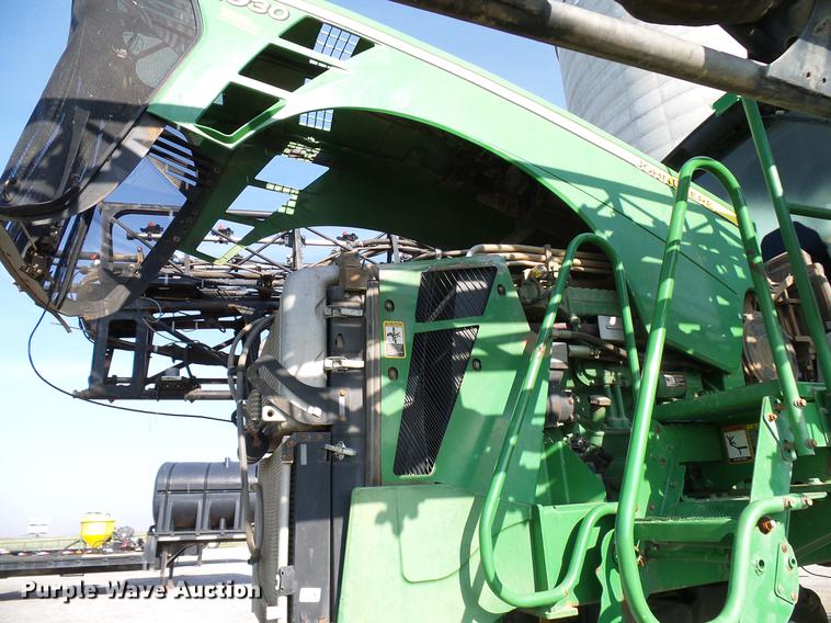 image for item DD5269 2011 John Deere 4930 sprayer