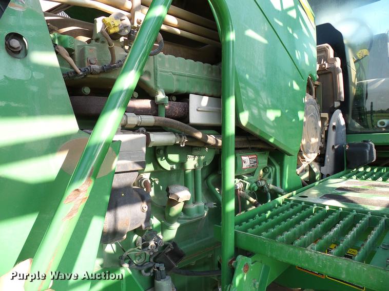 image for item DD5269 2011 John Deere 4930 sprayer