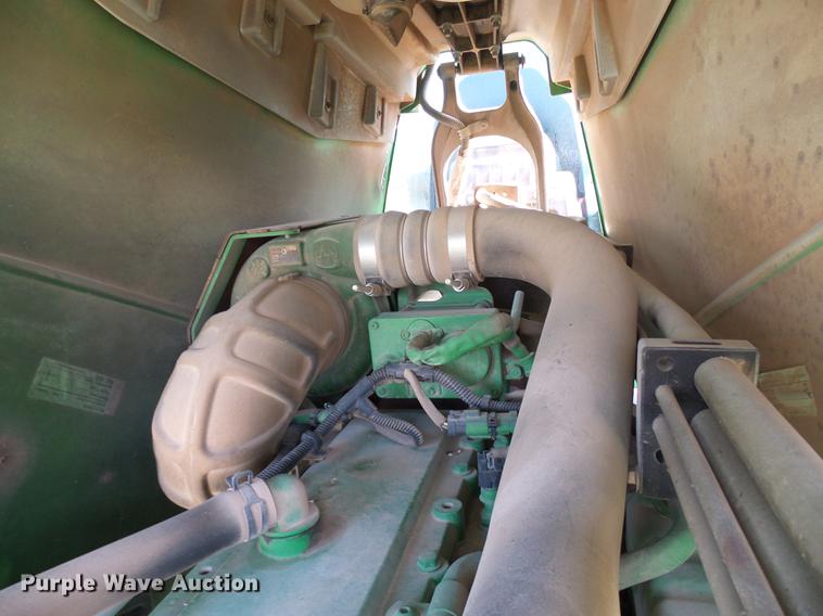 image for item DD5269 2011 John Deere 4930 sprayer