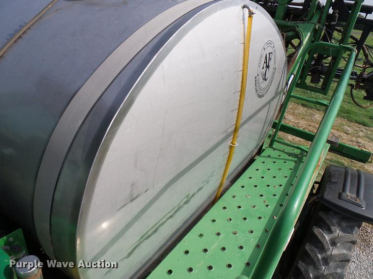 image for item DD5269 2011 John Deere 4930 sprayer