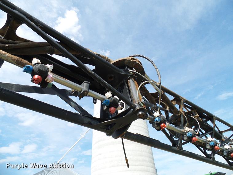 image for item DD5269 2011 John Deere 4930 sprayer