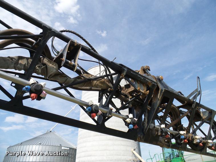 image for item DD5269 2011 John Deere 4930 sprayer