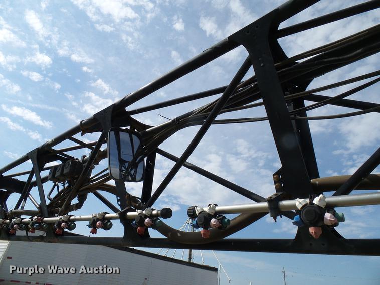 image for item DD5269 2011 John Deere 4930 sprayer