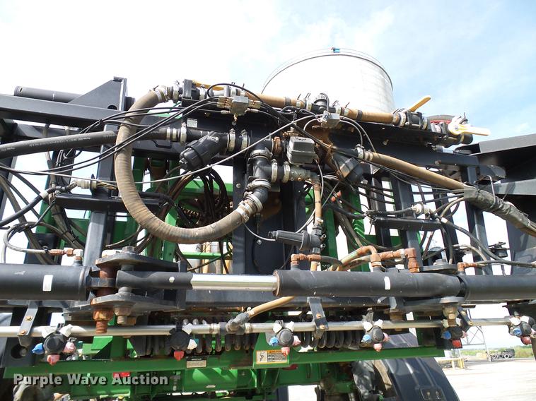 image for item DD5269 2011 John Deere 4930 sprayer